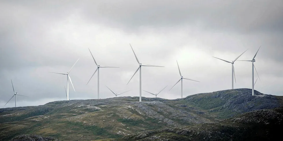 VINDKRAFTUTBYGGING: Fosen-utbyggingen nærmer seg ferdig og Roan vindpark skal etter planen få selskap av flere kraftverk som skal stå ferdig i løpet av 2020.