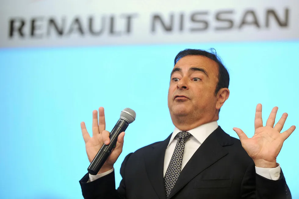 Nissan-topp Carlos Ghosn er under etterforskning fordi han skal ha unnlatt å rapportere inn lønn på 175 millioner kroner.
