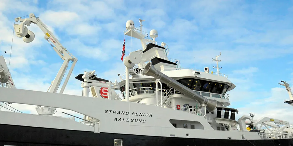 NYBÅTEN: Nye «Strand Senior» la onsdag morgen til kai i Ålesund.