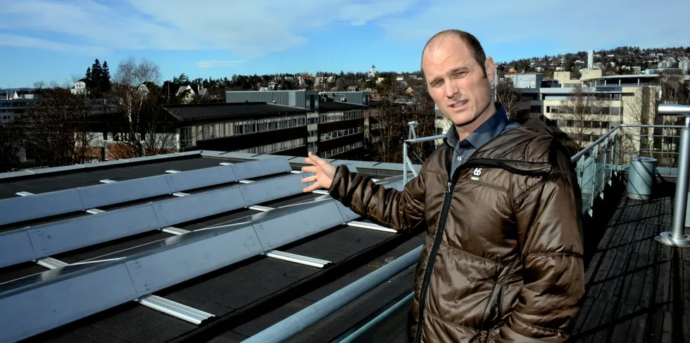 Et svakt statistisk grunnlag, få referanser til internasjonale rapporter og en lite realistisk case for solproduksjon er blant tingene Thorud reagerer på etter å ha lest Energi Norges ferske solrapport.