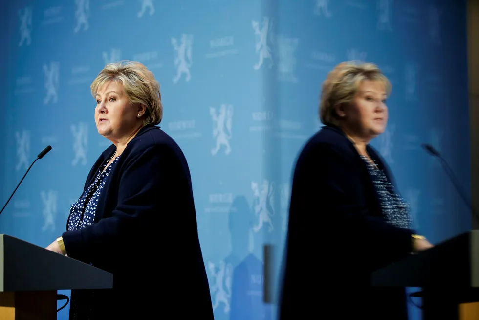 Statsminister Erna Solberg vil ikke følge opp vedtaket om å fjerne formuesskatten i sin helhet fra Høyres landsmøte. Foto: Vidar Ruud / NTB