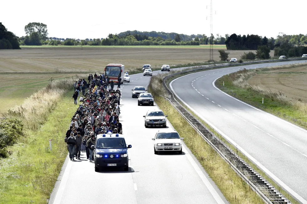 Flyktninger og migranter ankommer Rødby på Lolland i under flytkningebølgen i september 2015. Danske politikere ønsker ingen reprise.