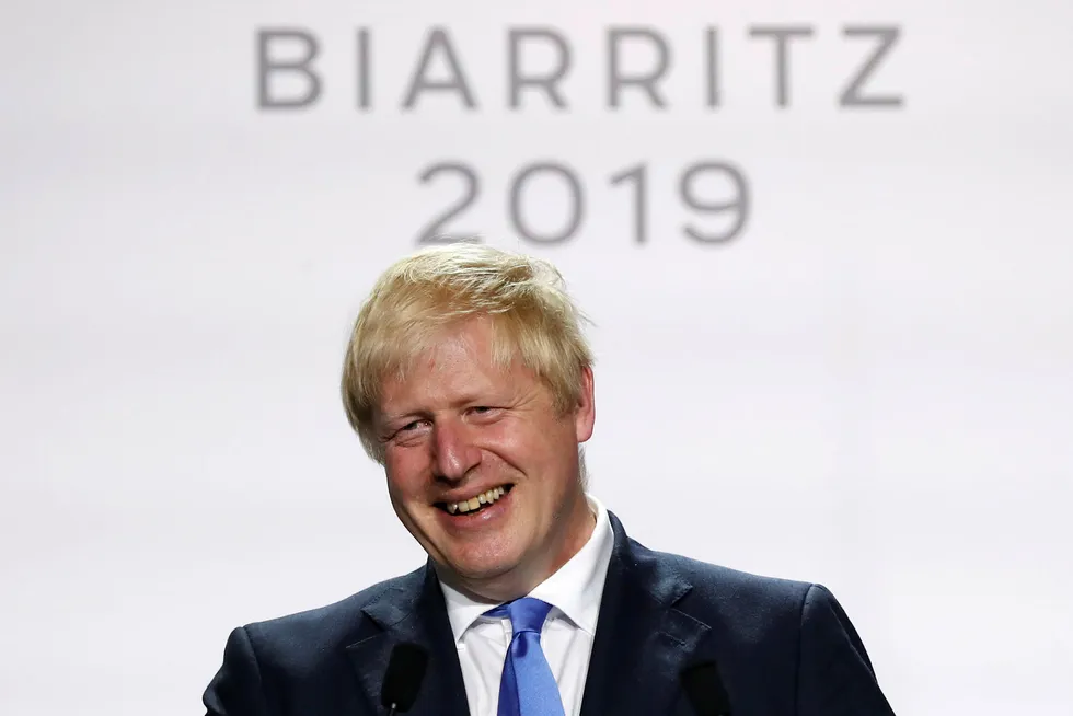 Det er fortsatt kompliserte spørsmål som må løses før en ny brexitavtale er mulig, men Boris Johnson ser ut til å ha gjort et positivt inntrykk den siste uken, blant annet på G7-møtet i Biarritz, der dette bildet ble tatt. Foto: François Mori / AP / NTB scanpix