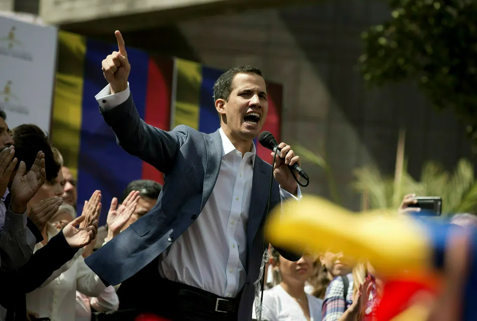 Juan Guaido har utropt seg selv til landets nye president. Her fra en tale i Caracas i Venezuela i januar.