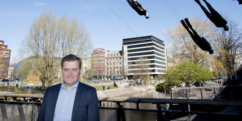 Elvia-sjef Trond Skjellerud vil spare kundene, nettselskapene og staten penger med batterilagring.