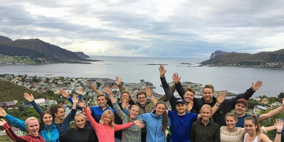 BOOTCAMP: Studenter fra høgskoler og universitet i hele landet er med på den marine bootcampen på Sunnmøre denne uken.Foto: Sett Sjøbein