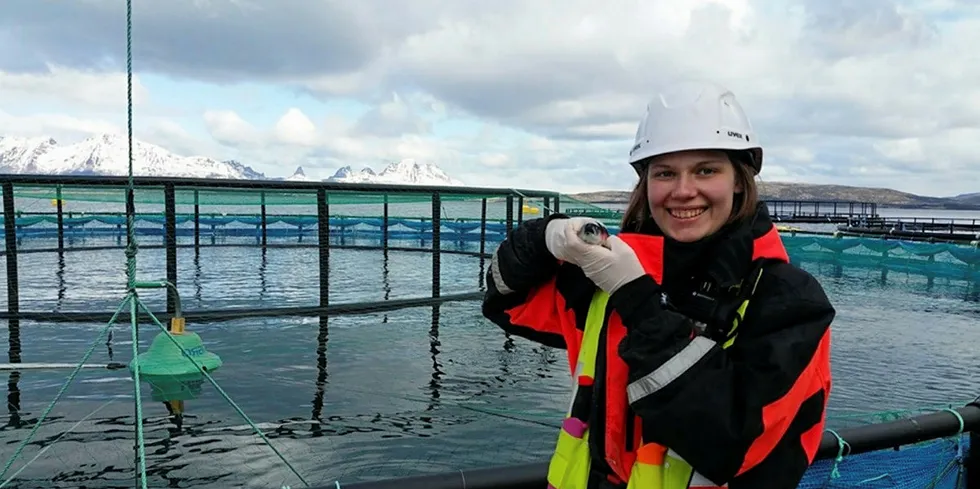 Thea Kildahl er nå driftsoperatør hos Cermaq i Steigen i Nordland. Tidligere var hun lærling samme sted.