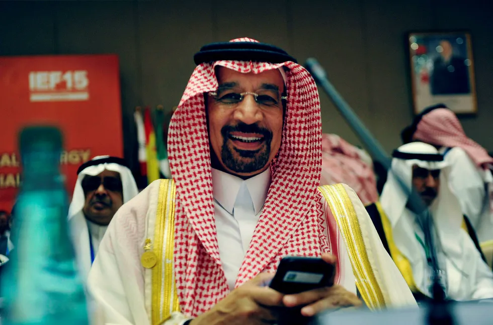 Saudi-Arabia er et av landene som virkelig har kuttet i oljeproduksjonen. Dette er landets energiminister Khaled al-Faleh under et uformelt Opec-møte i Algerie høsten 2016. Foto: RYAD KRAMDI/AFP/NTB Scanpix