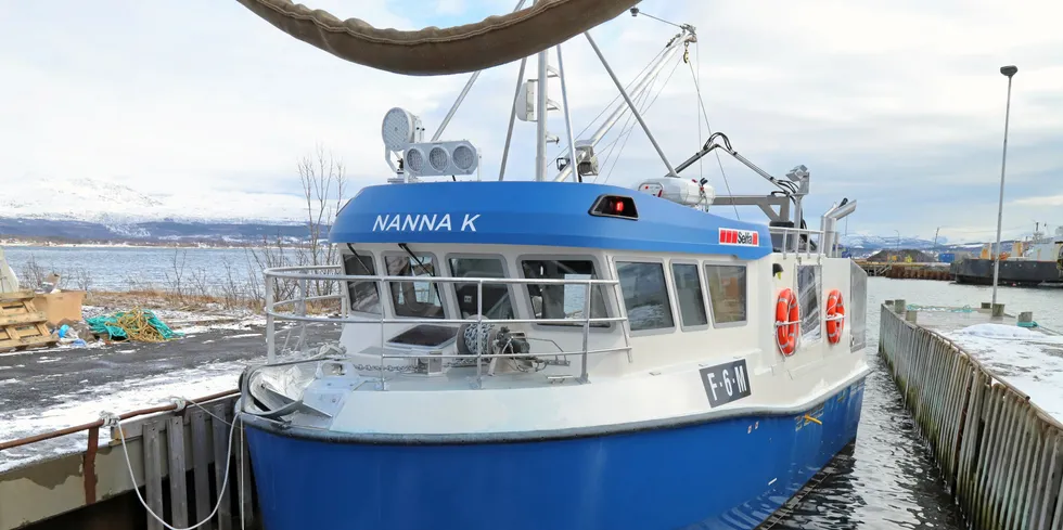 Den 10,99 meter lange båten er av typen Selfa Max, og skal fiske med garn og line etter torsk, sei, hyse og blåkveite. Den er også rigget for kongekrabbefiske. Her avbildet hos Selfa på Rødskjær i Harstad, under sluttinnspurten.
