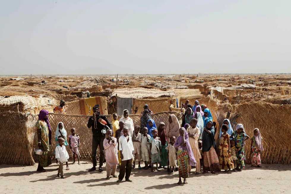 Om lag tre millioner mennesker er på flukt, syv millioner er avhengig av matvarehjelp, en halv million barn er underernært og 14 millioner barn står uten skolegang, skriver artikkelforfatteren. Her fra en leir for internt fordrevne i Monguno-distriktet i Borno i Nigeria. Foto: Florian Plaucheur/AFP/NTB Scanpix