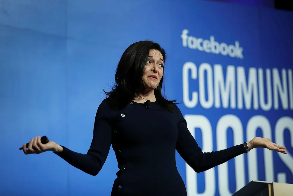 Nummer to i Facebook, Sheryl Sandberg, har møtt krass kritikk for mange av pr-grepene hun og selskapet tok etter å ha blitt rammet av en serie skandaler den siste tiden.