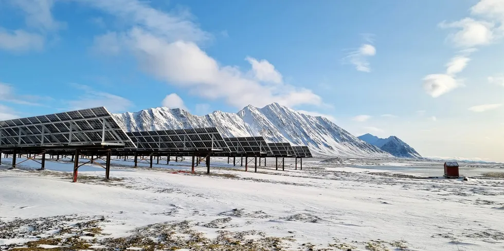 Verdens nordligste solcellepark ligger på Svalbard.