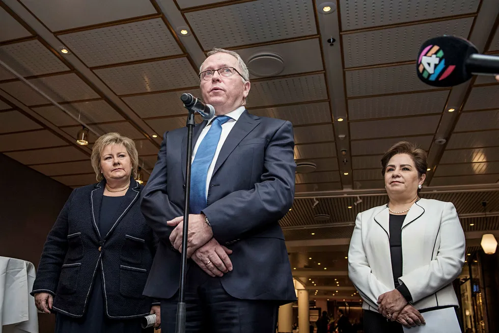 Equinor-sjef Eldar Sætre fikk skryt av både statsminister Erna Solberg (til venstre) og generalsekretær for FNs klimakonvensjon Patricia Espinosa da han lanserte selskapets ønske om å bidra til bevaring av regnskog.