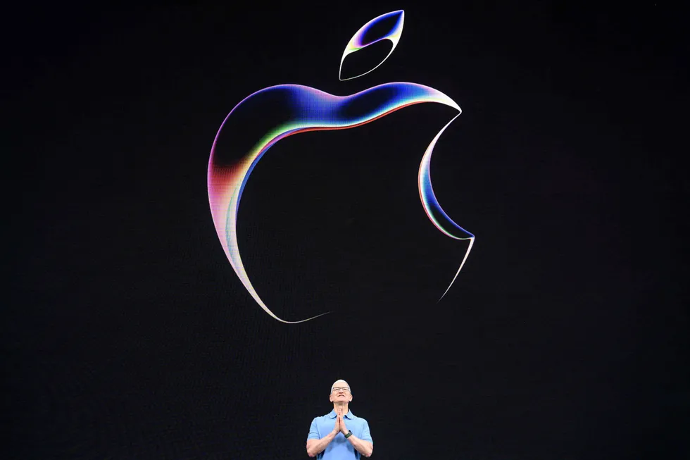Apple har steget 55 prosent på børs hittil i 2023. Avbildet er konsernsjef Tim Cook fra en konferanse i California tidligere i juni.