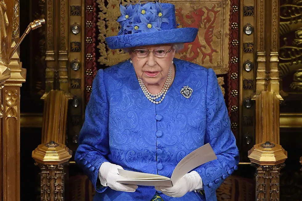 Vet du hvor mange år britenes dronning Elizabeth II har sittet på tronen?