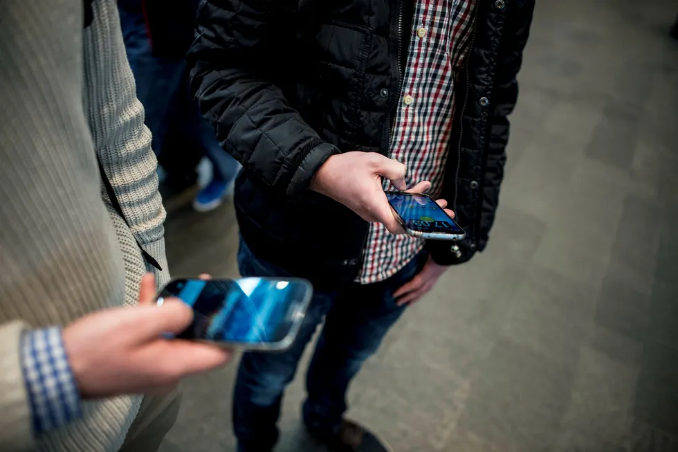 Telia blir den første netteieren i Norge som åpner for mobilabonnement uten kvotebegrensning. Men andre begrensninger finnes fortsatt.