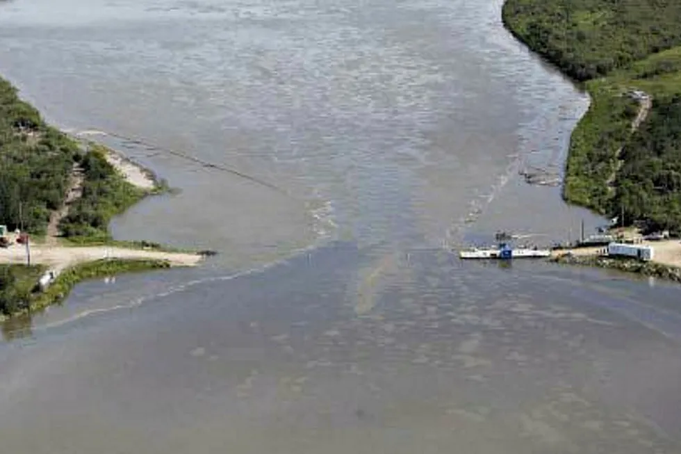 Clean-up: crews work to counter North Saskatchewan River spill