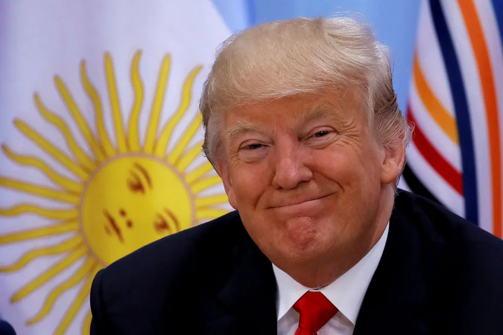 Donald Trump er svært fornøyd med alt han har gjort så langt som USAs president. Foto: Carlos Barria/Reuters/NTB Scanpix