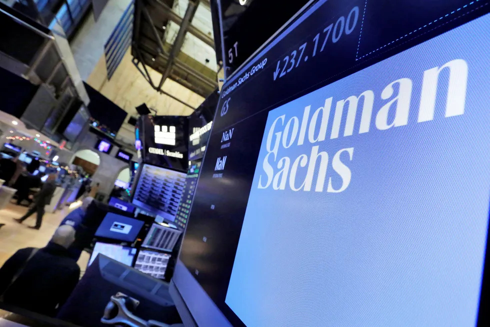 Goldman Sachs-logoen på en skjerm på tradinggulvet i New York-børsen. Foto: Richard Drew/AP/NTB Scanpix
