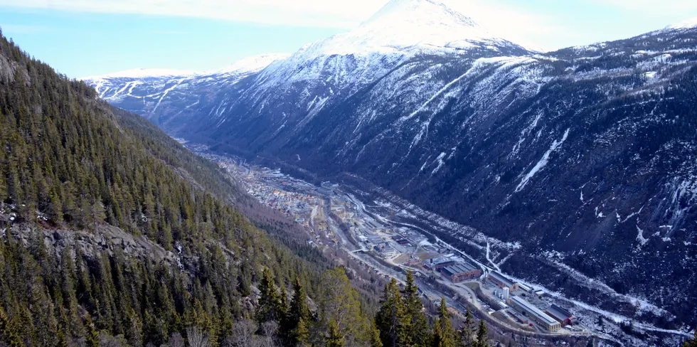 Industri- og fjellbygden Rjukan skal snart får verdens største landbaserte ørretanlegg