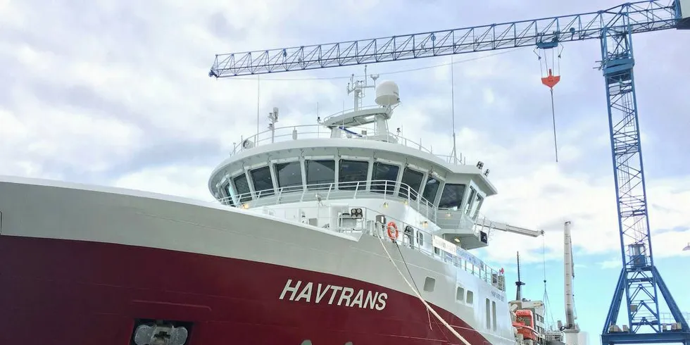 FERDIG: Brønnbåten «Havtrans» er ferdig ombygget, og seilte fra verftet 30. juni. Her avbildet ved Skarvik-verftets kai. Foto: Skarvik AS