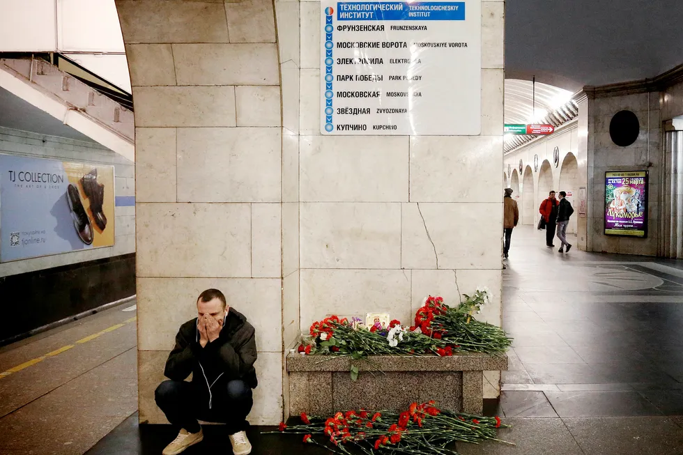 14 personer ble drept og 50 skadet i terrorangrepet på t-banen i St. Petersburg. Foto: GRIGORY DUKOR/Reuters/NTB scanpix
