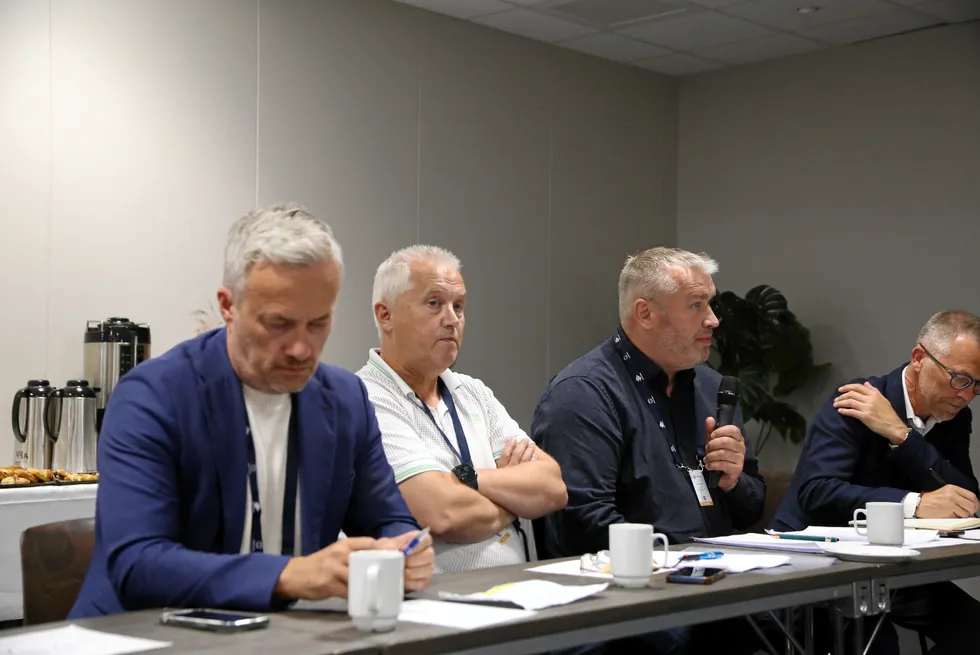 Arne Karlsen i Gunnar Klo AS, Egil Johansen i Nord-Senja Fisk og Ørjan Nergaard i Cod Cluster var på plass da fiskeriministeren inviterte til dialogmøte om ferskfiskordningen i Trondheim.