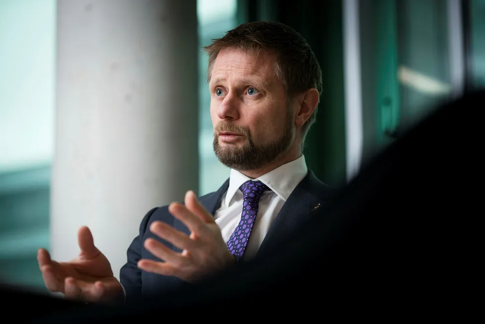 Helseminister Bent Høie står imot tøffe retoriske angrep fra kreftleger og helseaktivister. Foto: Skjalg Bøhmer Vold