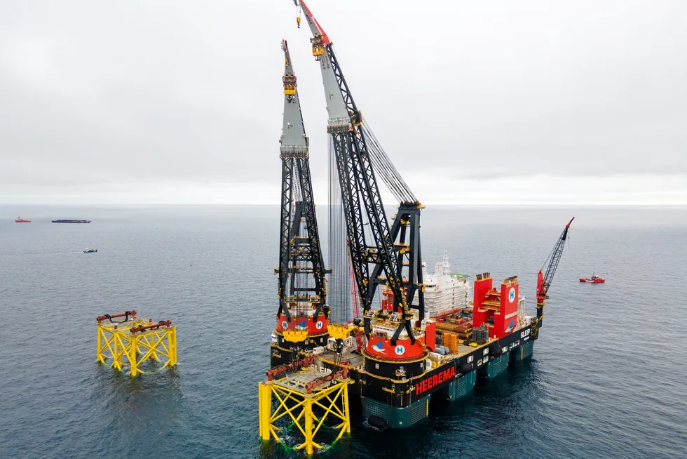 T&I contract: the Sleipnir heavy-lift vessel at work in the North Sea.