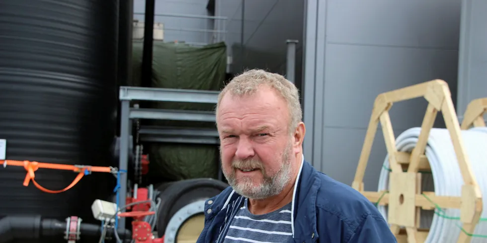 Ottar Vartdal og Vardalgruppa bygger ut settefiskanlegget i Vardal, hvor de produserer postsmolt på inntil 1 kg på saltvann fra borevann.