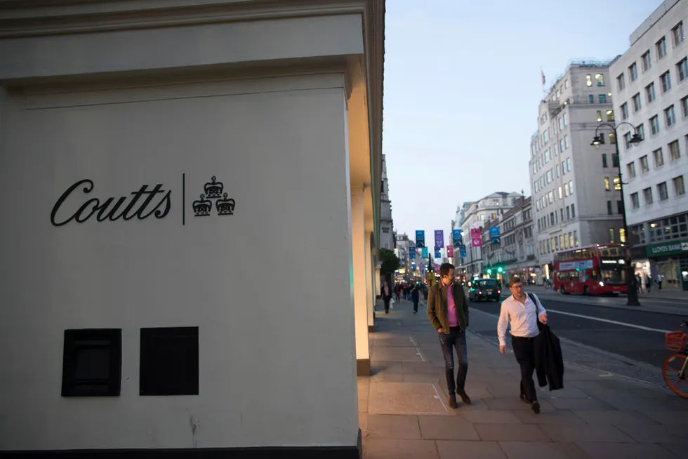 Coutts is under the spotlight after Nigel Farage released documents claiming the private bank – known for its wealthy clients and formerly dubbed «the Queen’s bank» – axed him because of potential reputational risk.