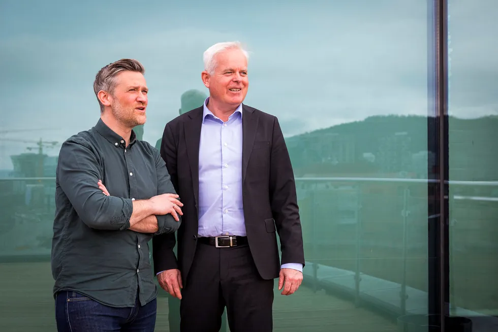 Thor-Christian Haugland, konserndirektør kommunikasjon i SR-Bank (t.h.) og David Baum, leder for SR-Banks teknologiinvesteringer Foto: Gunnar Lier
