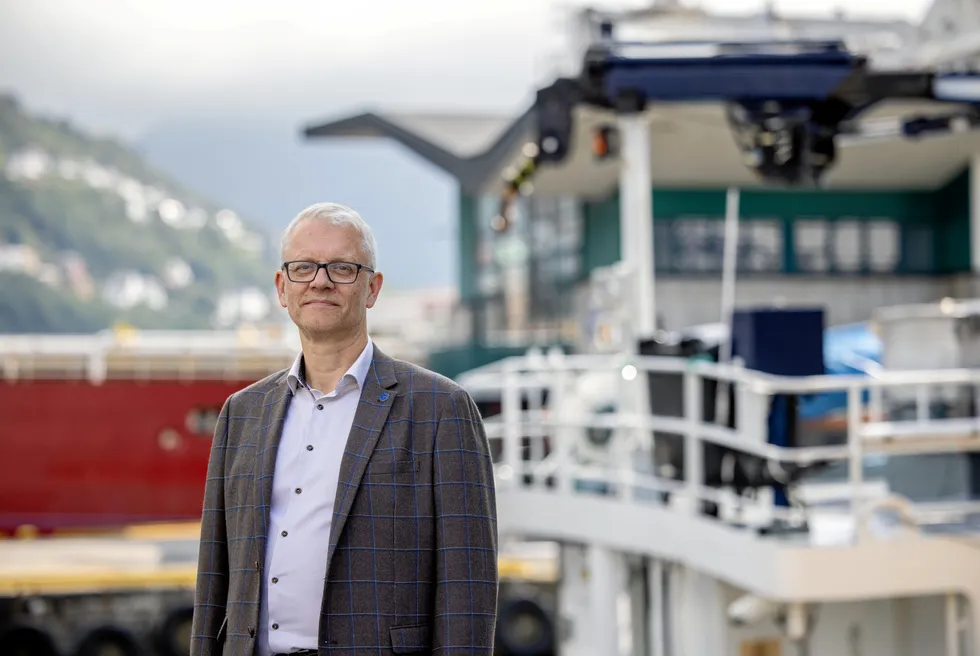 Nils Gunnar Kvamstø, direktør ved Havforskningsinstituttet, må kutte kostnader. Det er sunn øvelse for direktøren, mener Fiskeribladet. Foto: Eivind Senneset, HI