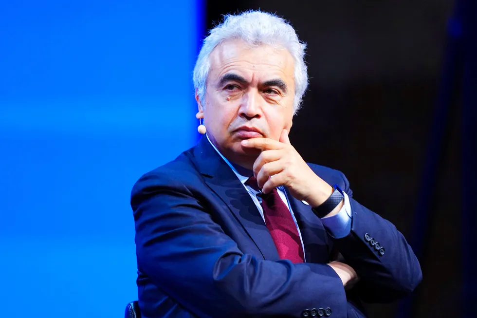 IEA-sjef Fatih Birol var krass i kritikken av Opec da oljekartellet kom med produksjonskutt for noen uker siden. Han gjentok kritikken onsdag, men får nå svar på tiltale.