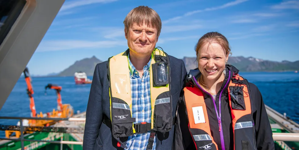 Nordlaksgründer Inge Berg sammen med datteren Therese Berg om bord på Havfarmen 1 tidligere i år.