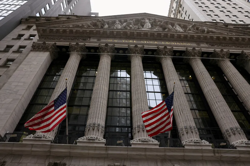 Wall Street har fått en tung start på året, med et fall på 12,4 prosent for den ledende S&P 500-indeksen.