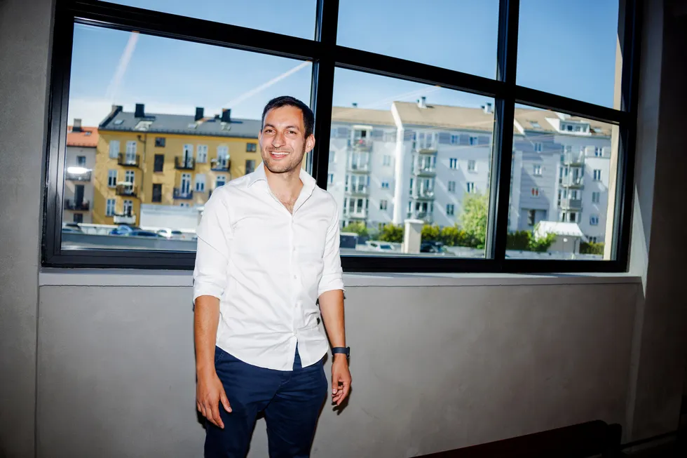 Den nye norgessjefen til Foodora, Prashant Søegaard, har vendt hjem til Norge etter 12 år i Meta og Facebook. Nå skal han få lønnsomhet i selskapet som har tapt penger siden starten.
