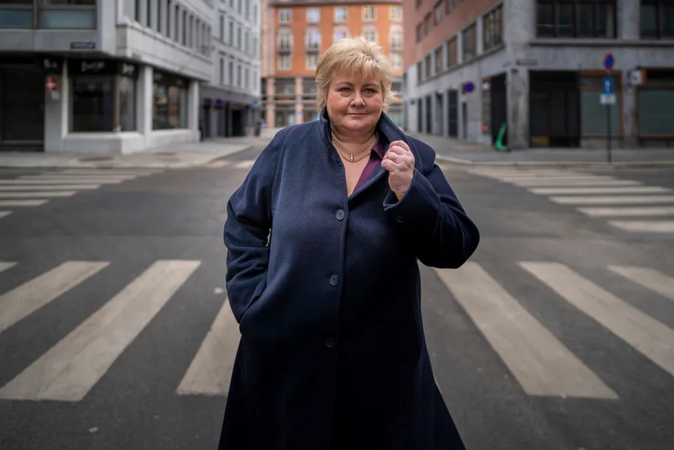Statsminister Erna Solberg gikk på byen og tok seg et glass med gode kolleger og gamle kjente da Oslos uteliv åpnet dørene igjen.