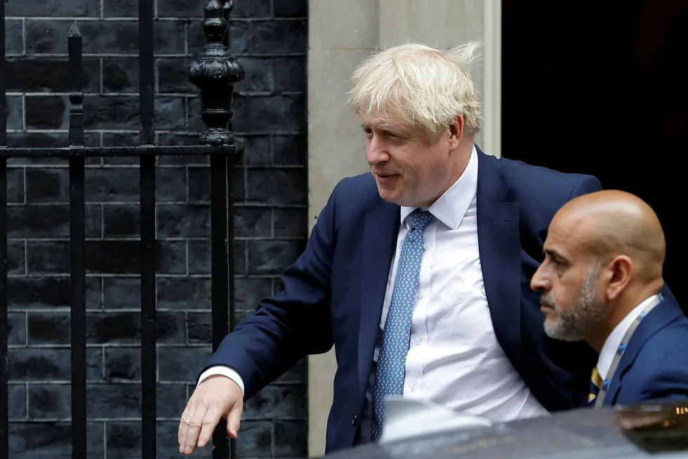 Statsminister Boris Johnson er i hardt vær blant annet som følge av at høyesterett i London tidligere denne uken i en kjennelse fastslo at hans suspendering av parlamentet var lovstridig. Foto: Kirsty Wigglesworth / AP / NTB scanpix