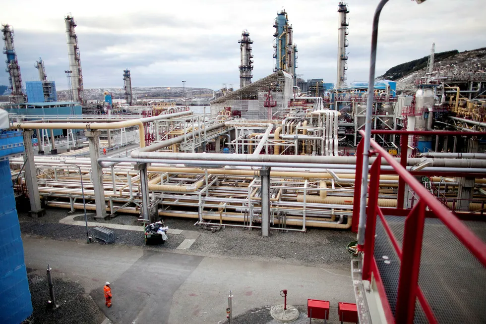 illustrasjonsfoto. Her fra Gasscos anlegg på Kårstø, som håndterer levering av gass til Europa. Foto: Tomas Alf Larsen