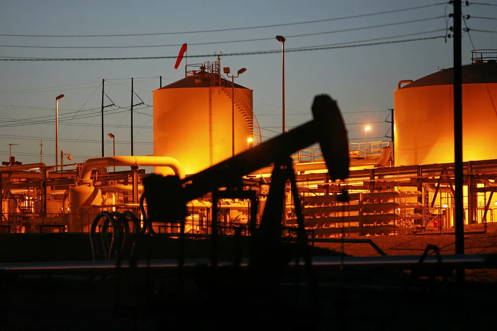 Oil price down: as US output seen rising further