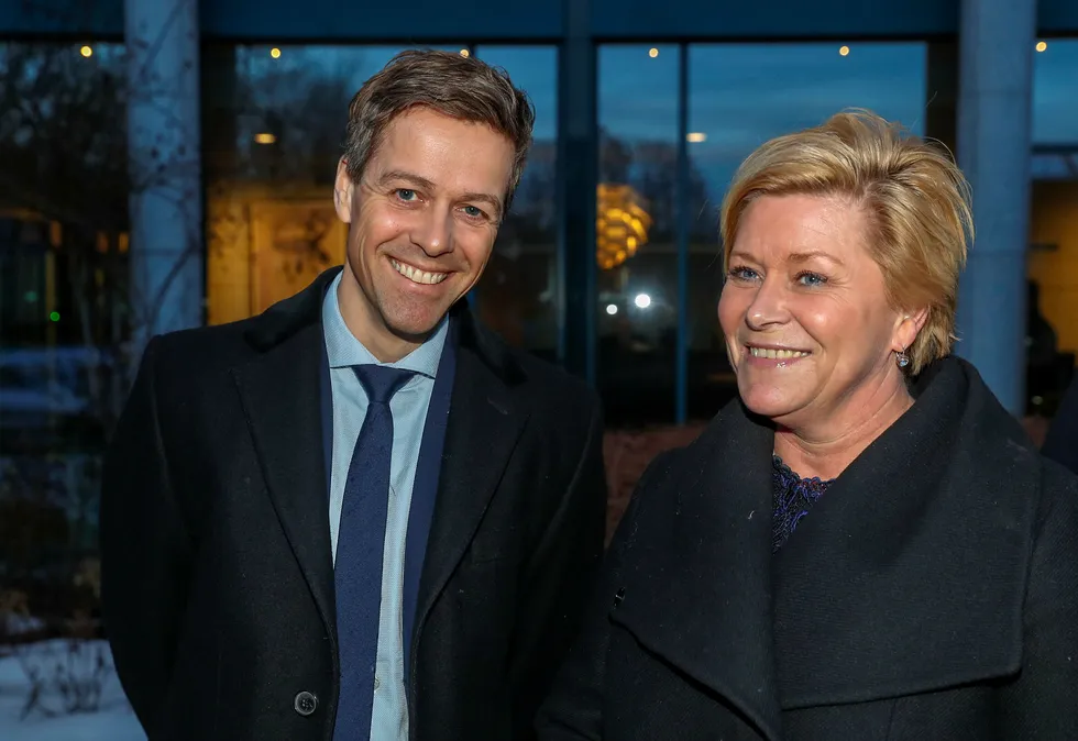 KrF-leder Knut Arild Hareide og finansminister Siv Jensen forlater NRK tirsdag kveld, samme dag som Sylvi Listhaug gikk av som justisminister. Foto: Cornelius Poppe / NTB scanpix