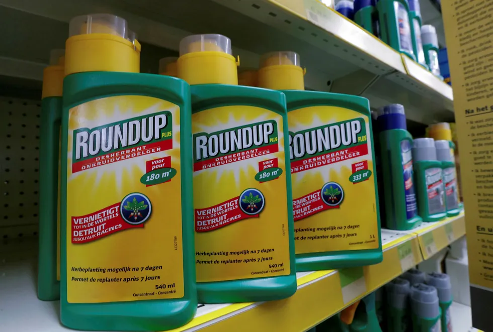 Monsanto, som blant annet produserer ugressmiddelet Roundup, må ut med 640 millioner kroner til kreftoffer.