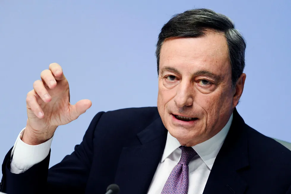 ECB-sjef Mario Draghi under torsdagens pressekonferanse i Frankfurt. Foto: Arne Dedert/AP/NTB Scanpix