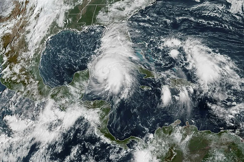 Satelittbilde fra mandag viser orkanen Michael som nærmer seg USAs gulf-kyst.