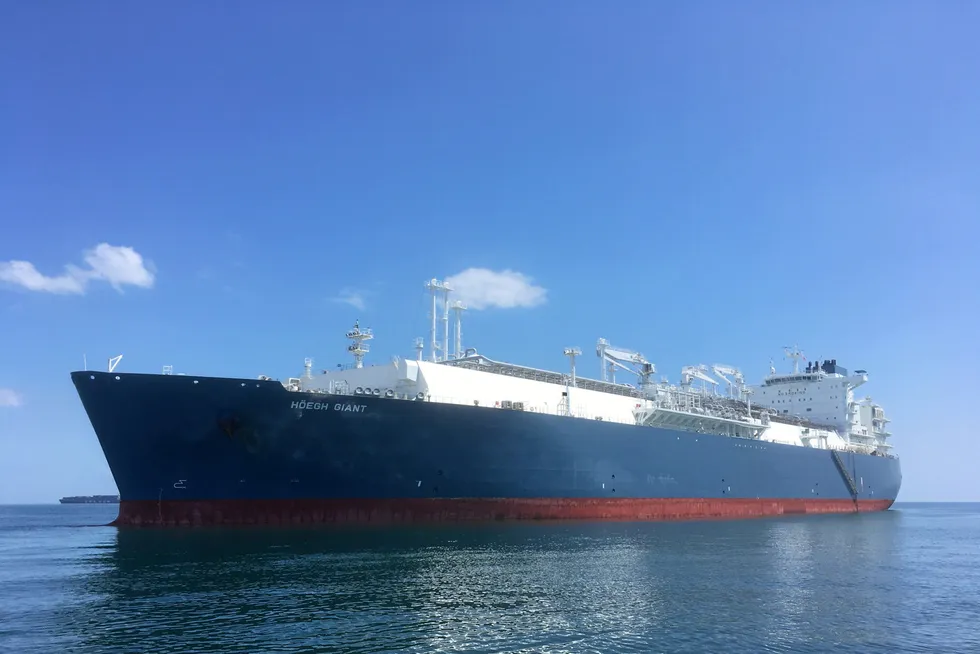 India bound: the floating storage and regasification unit Hoegh Giant