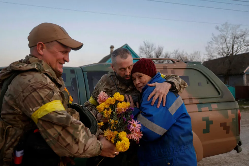 Ukrainske styrker rykket i løpet av helgen inn i Kherson og fikk en hjertelig velkomst av innbyggerne. Nå vil Venstre gi betydelig mer penger til Ukraina.