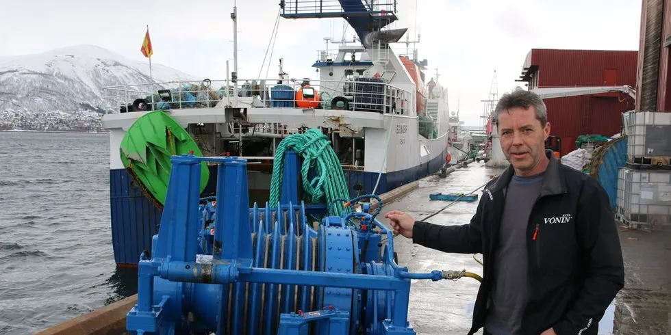 Tentionapparatet strammer trålvaiere som er en etterspurt tjeneste, ifølge avdelingsleder Stig Hansen. Foto: Arne Fenstad