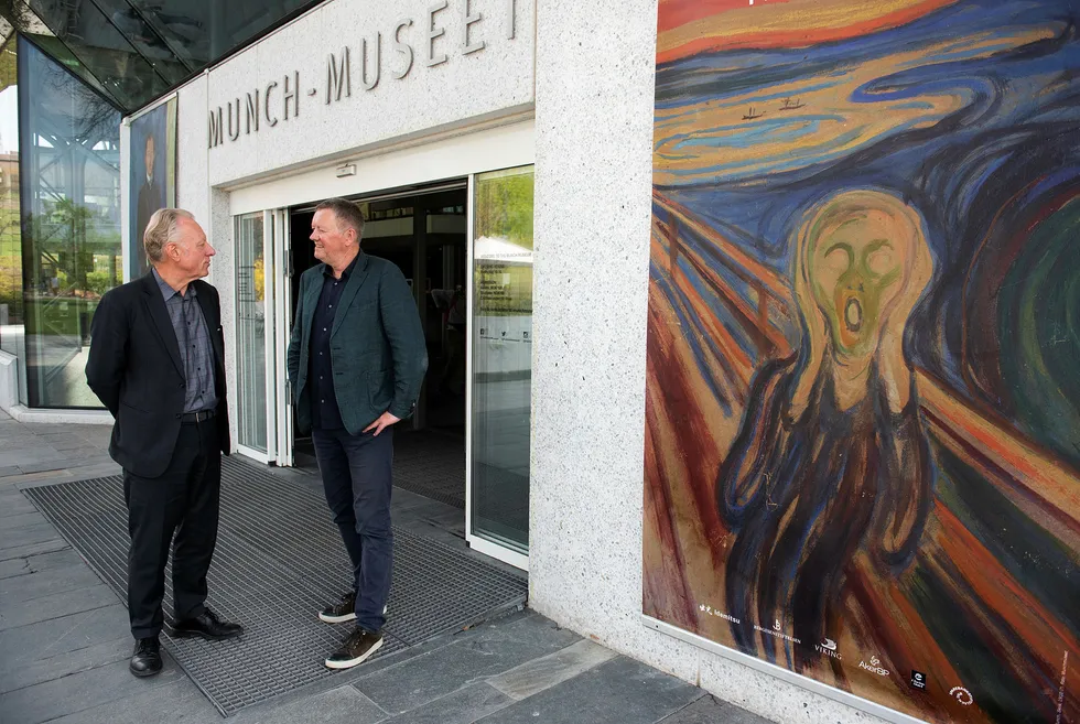 I juni skal Edvard Munch stilles ut i Saudi-Arabia for første gang på King Abdulaziz Center for World Culture, som er tegnet av Snøhetta. Museumsdirektør på Munchmuseet, Stein Olav Henrichsen (til venstre) og grunnlegger av Snøhetta Kjetil Thorsen diskuterer planer for utstillingen.