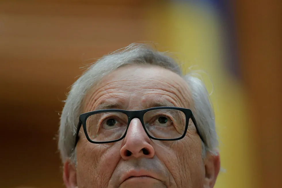 EU-kommisjonens president Jean-Claude Juncker og hans team la onsdag fram en rapport der de prøver å se inn i euroens fremtid. Foto: Vadim Ghirda